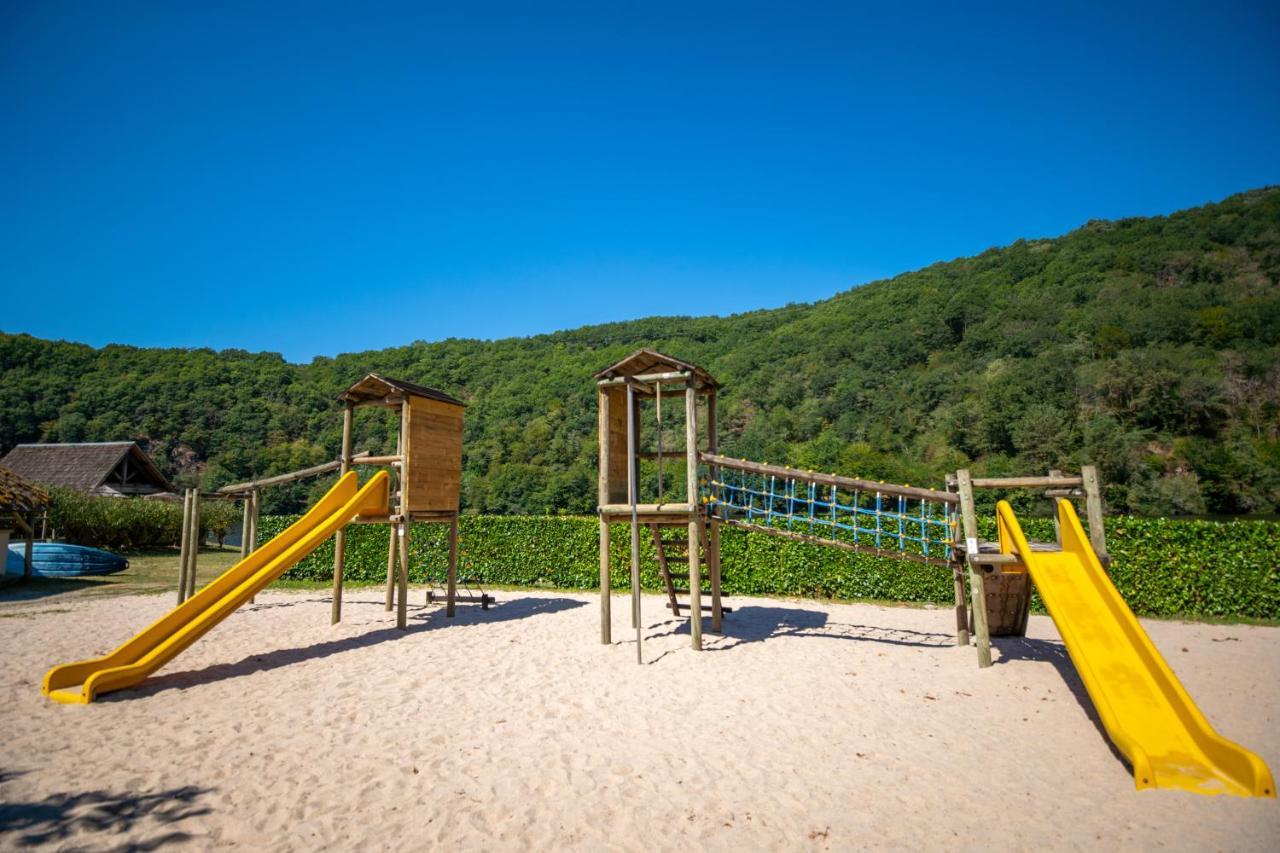 Camping Le Chateau Du Gibanel Saint-Martial-Entraygues Luaran gambar