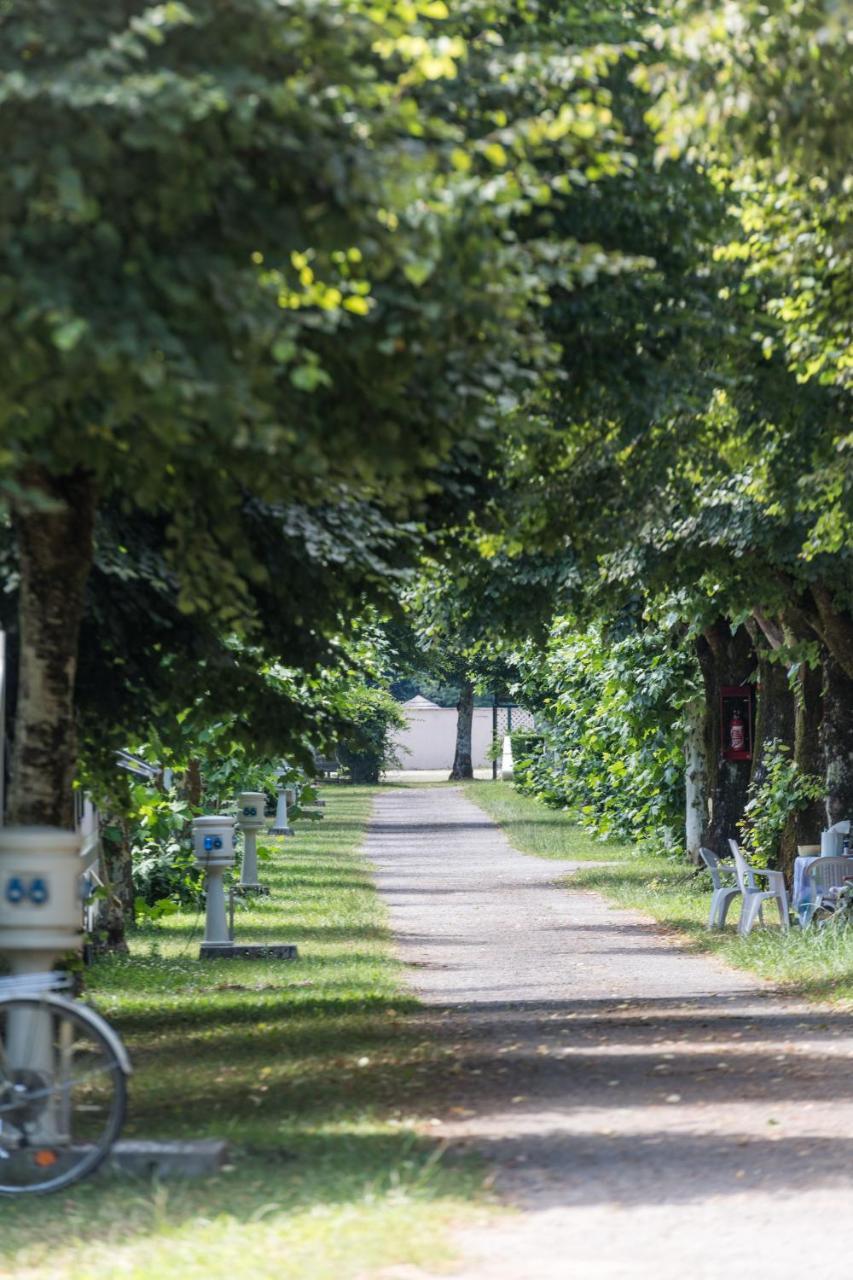 Camping Le Chateau Du Gibanel Saint-Martial-Entraygues Luaran gambar